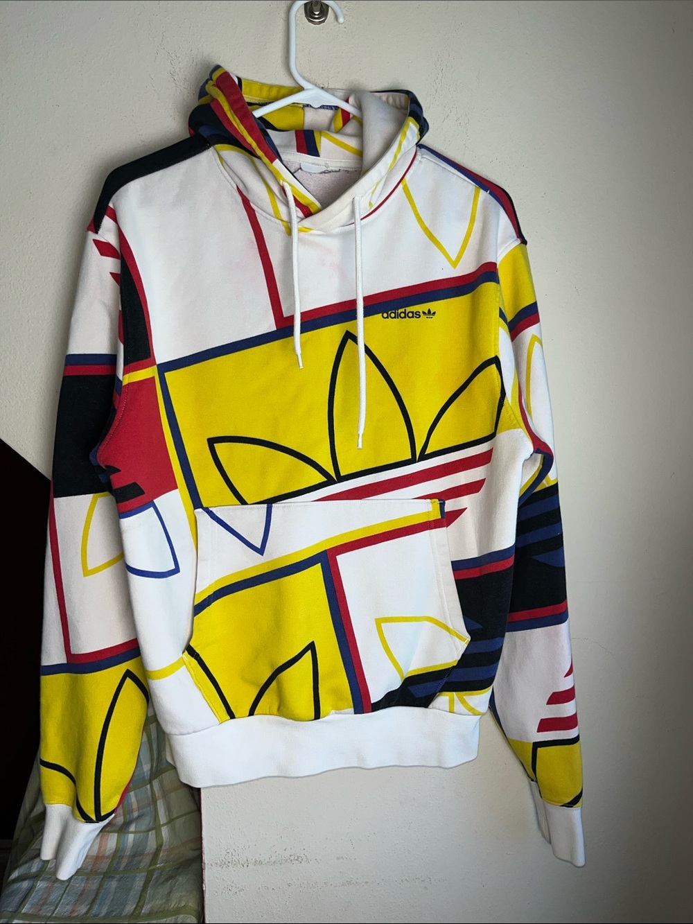 adidas Multi-Color Trefoil Graphic Hoodie - White,‎ Yellow, Red, Navy 20” P2P